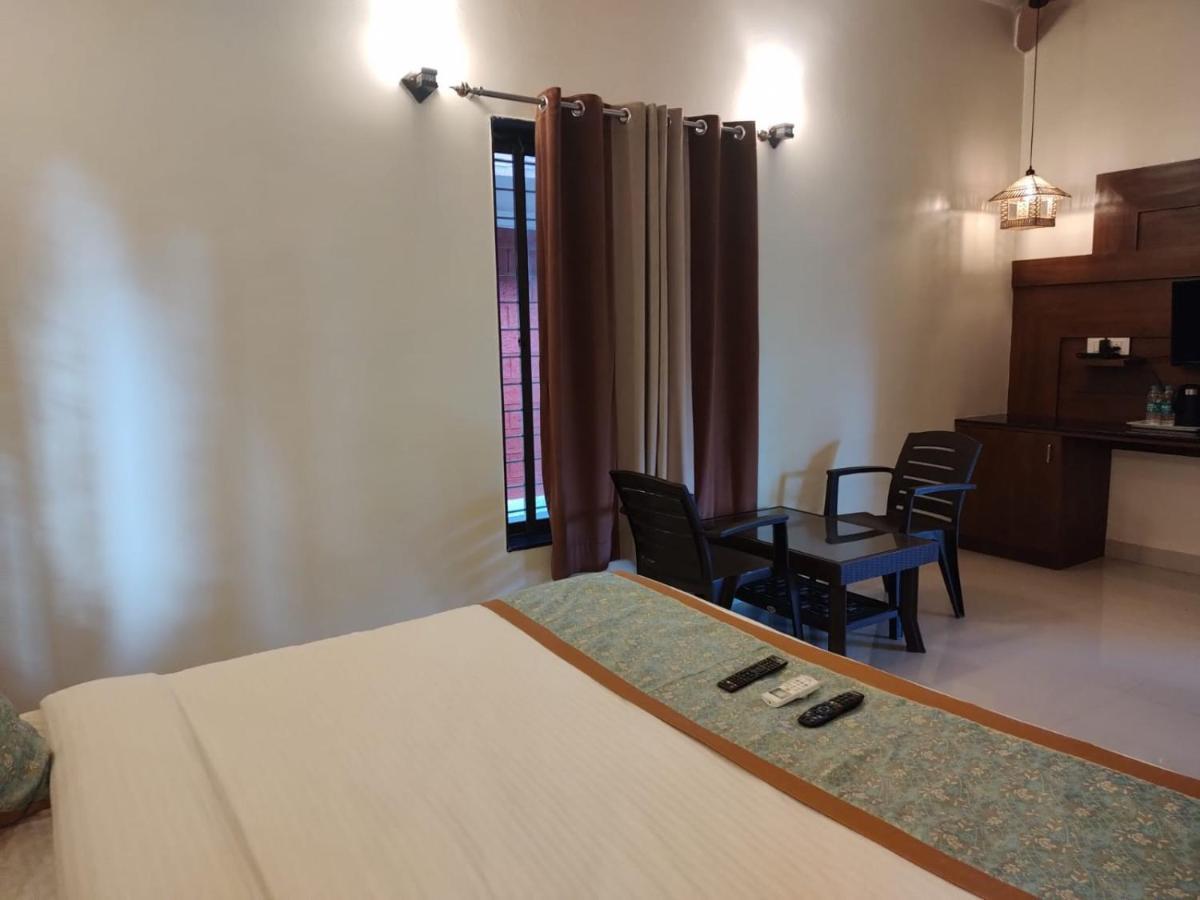 Cocorico Beach Resort Dapoli Exterior photo